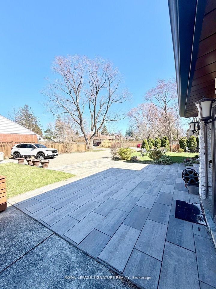 Photo 3 at 2263 Harcourt Crescent, Lakeview, Mississauga