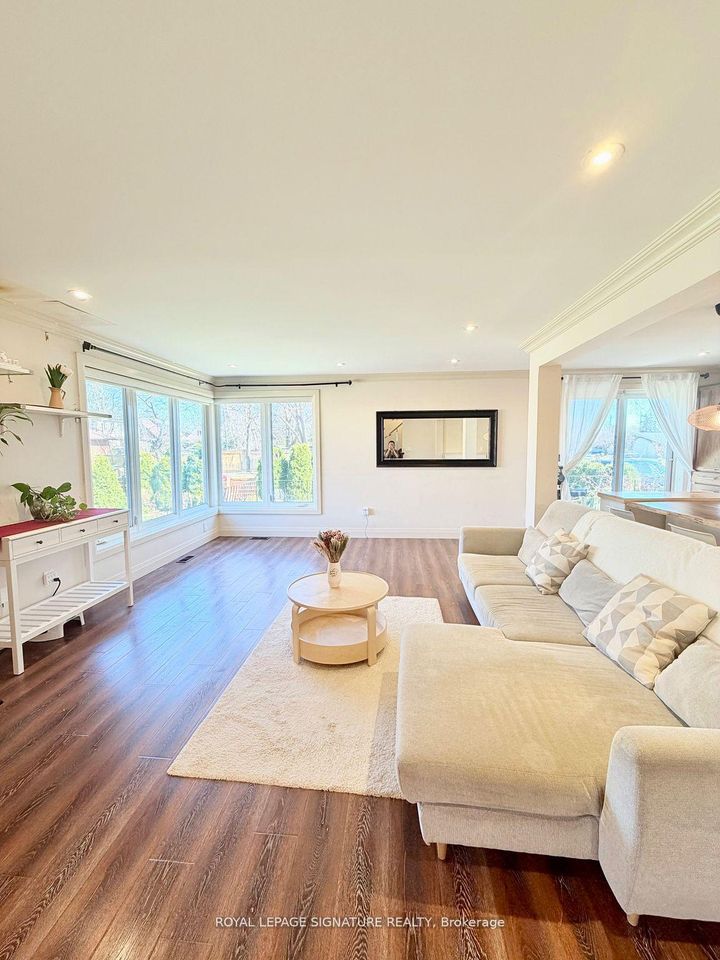 Photo 10 at 2263 Harcourt Crescent, Lakeview, Mississauga