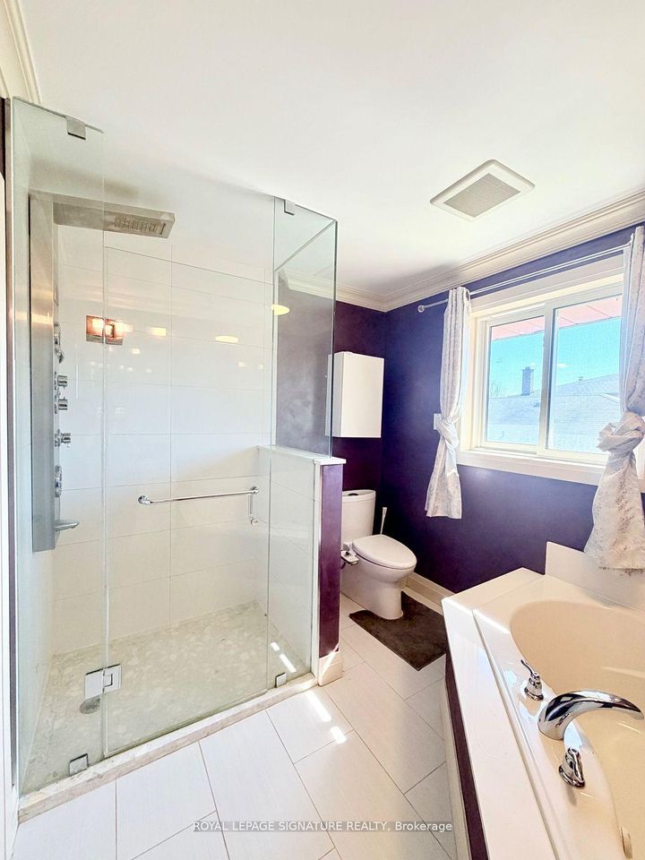 Photo 18 at 2263 Harcourt Crescent, Lakeview, Mississauga