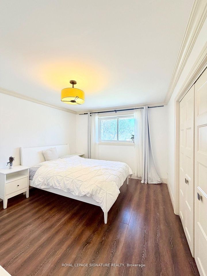Photo 19 at 2263 Harcourt Crescent, Lakeview, Mississauga