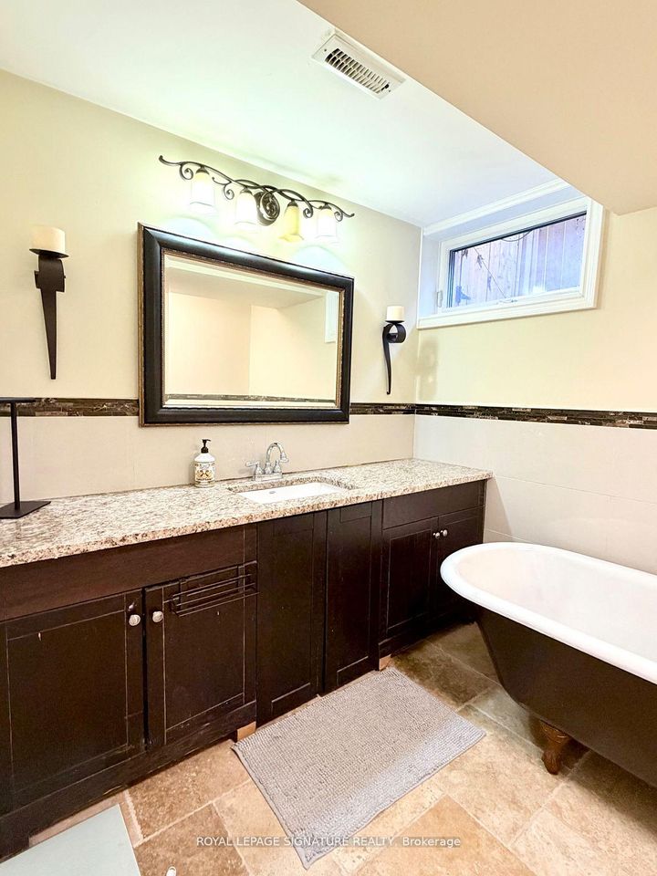 Photo 38 at 2263 Harcourt Crescent, Lakeview, Mississauga