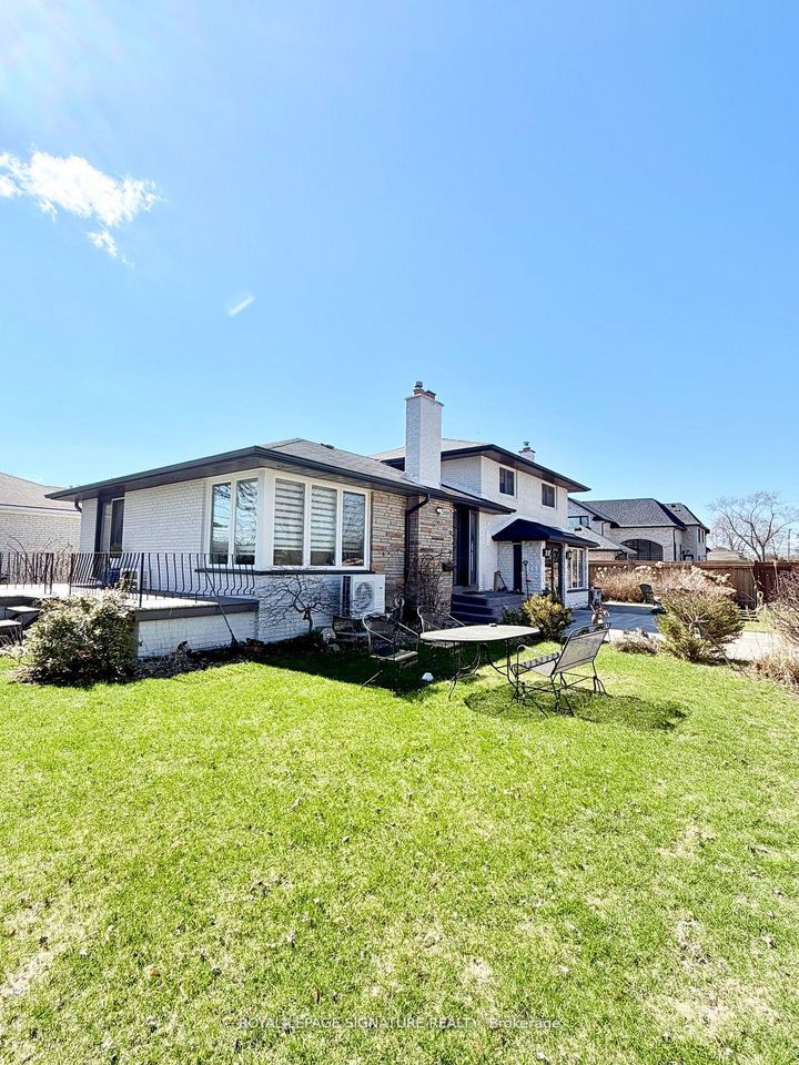 Photo 44 at 2263 Harcourt Crescent, Lakeview, Mississauga