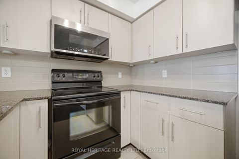 Photo 10 at 611 - 12 Yonge Street, Waterfront Communities C1, Toronto