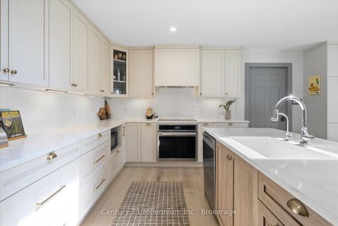 Photo 11 at 4 Blackburn Avenue, Nottawa, Clearview