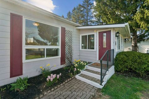 Photo 2 at 6 Emery Court, Sutton & Jackson's Point, Georgina