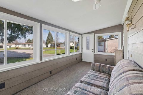 Photo 4 at 6 Emery Court, Sutton & Jackson's Point, Georgina