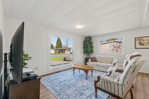 Photo 7 at 6 Emery Court, Sutton & Jackson's Point, Georgina