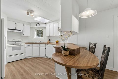 Photo 12 at 6 Emery Court, Sutton & Jackson's Point, Georgina