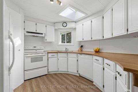 Photo 13 at 6 Emery Court, Sutton & Jackson's Point, Georgina