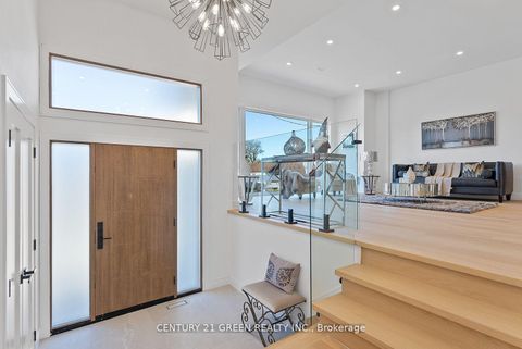 Photo 2 at 67 Bexhill Avenue, Birchmount, Toronto