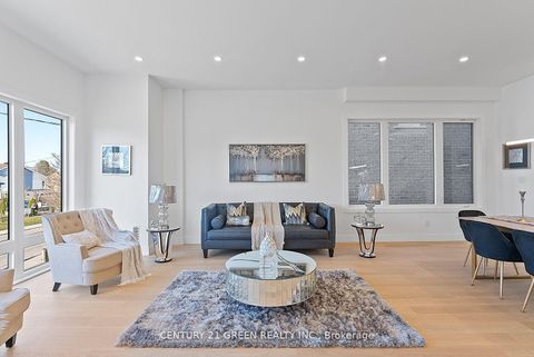 Photo 4 at 67 Bexhill Avenue, Birchmount, Toronto