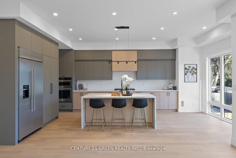 Photo 8 at 67 Bexhill Avenue, Birchmount, Toronto