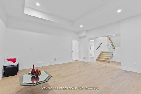 Photo 32 at 67 Bexhill Avenue, Birchmount, Toronto