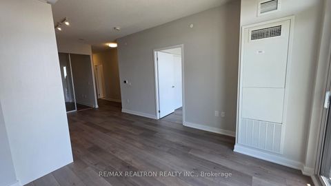 Photo 23 at 608 - 38 Honeycrisp Crescent, Vaughan Corporate Centre, Vaughan