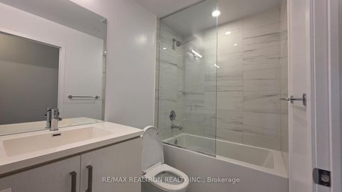 Photo 32 at 608 - 38 Honeycrisp Crescent, Vaughan Corporate Centre, Vaughan