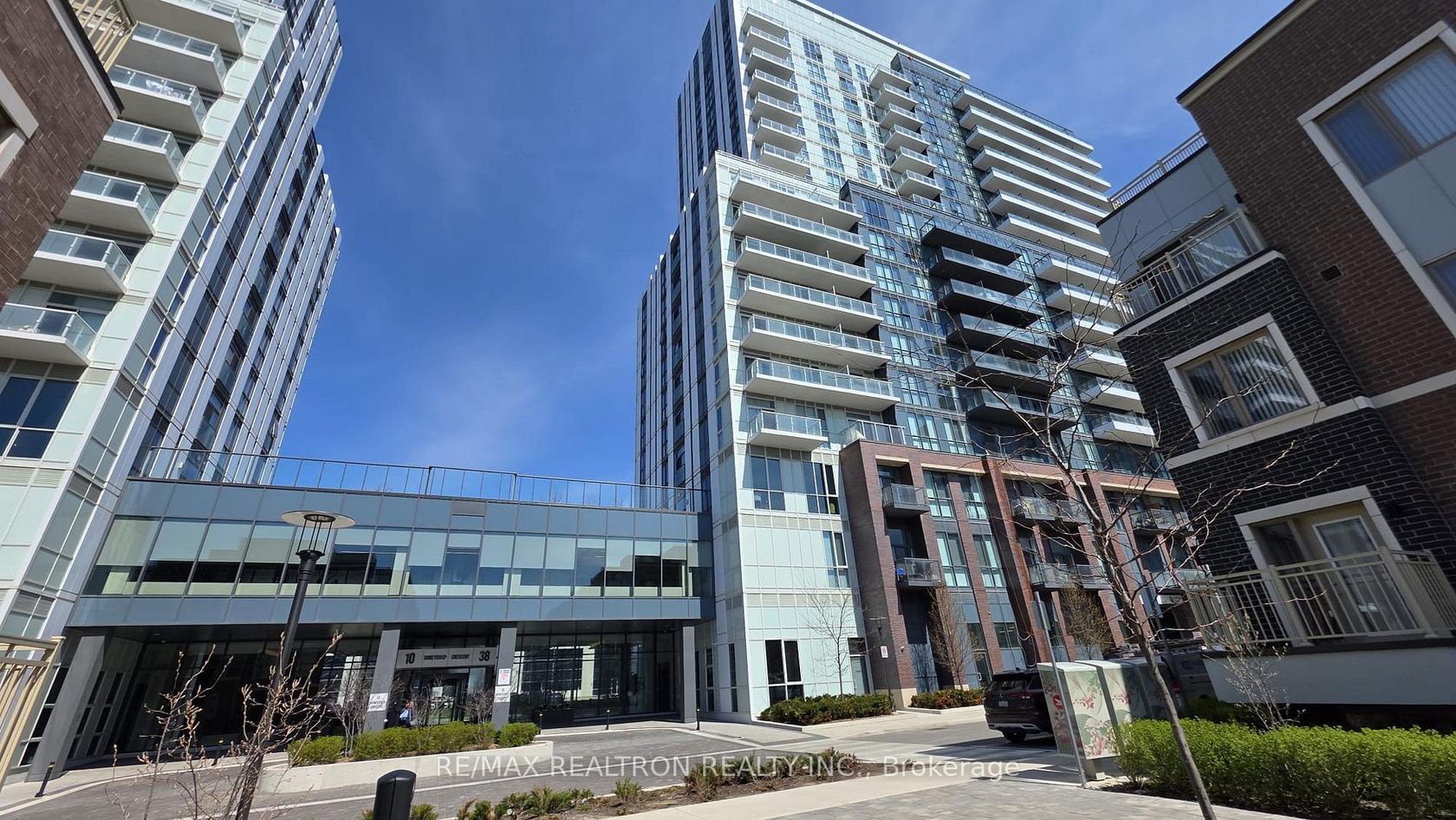 608 - 38 Honeycrisp Crescent, Vaughan Corporate Centre, Vaughan photo number 2