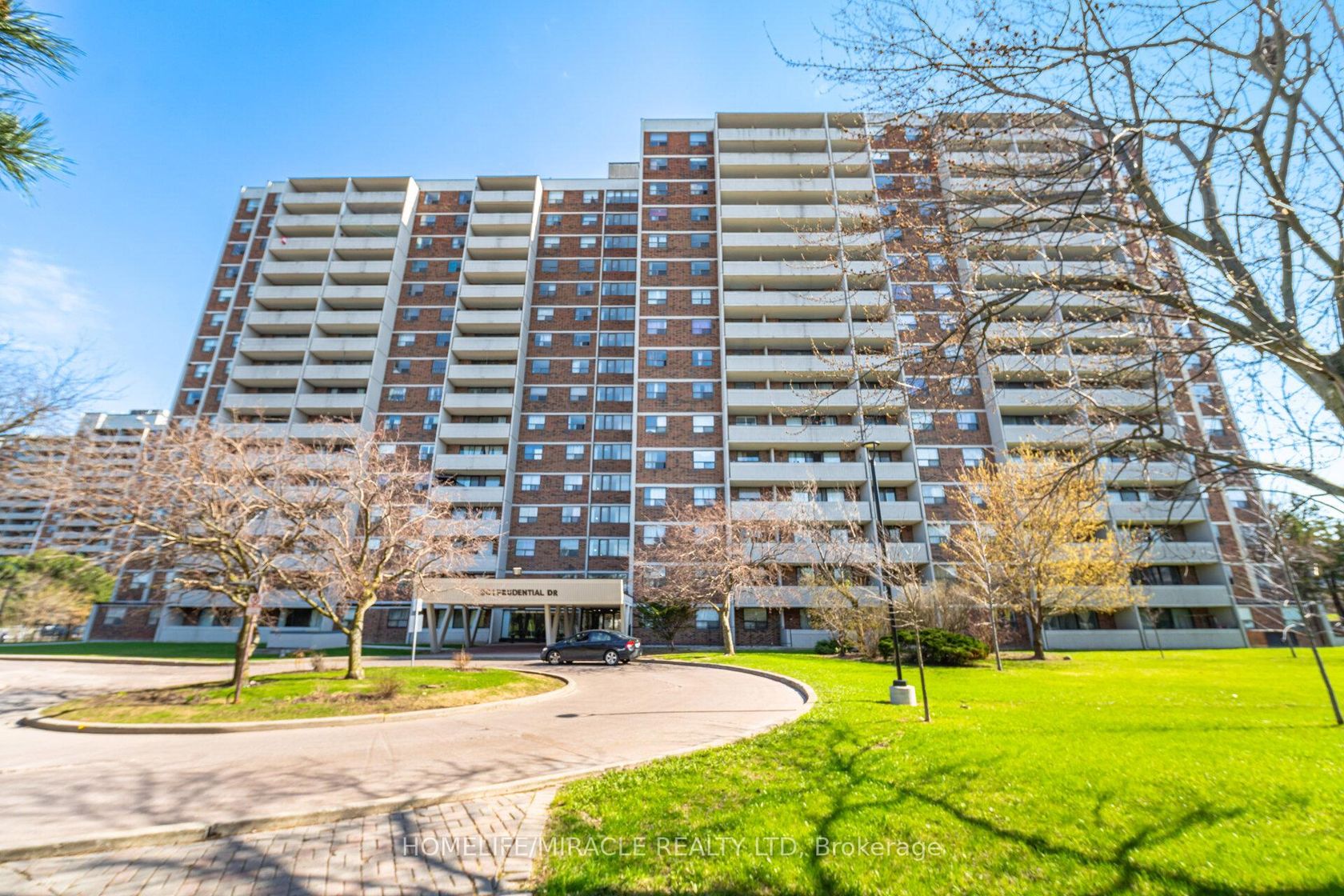 701 - 301 Prudential Drive, Dorset Park, Toronto photo number 2