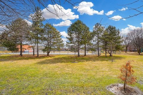 Photo 6 at 151 Campbell Avenue, Yorkhill, Vaughan