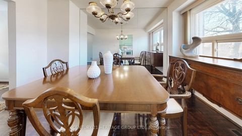 Photo 10 at 14 Dunkeld Way, Royal Orchard, Markham