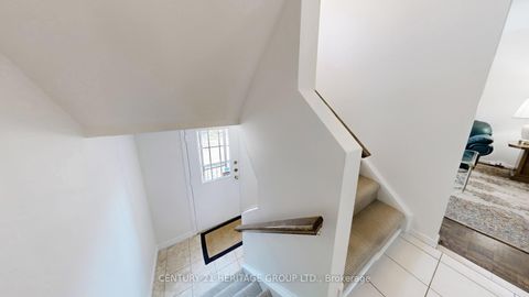 Photo 17 at 14 Dunkeld Way, Royal Orchard, Markham