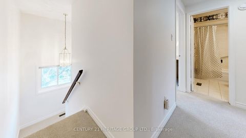 Photo 18 at 14 Dunkeld Way, Royal Orchard, Markham