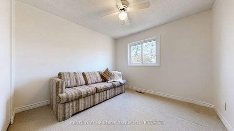 Photo 23 at 14 Dunkeld Way, Royal Orchard, Markham