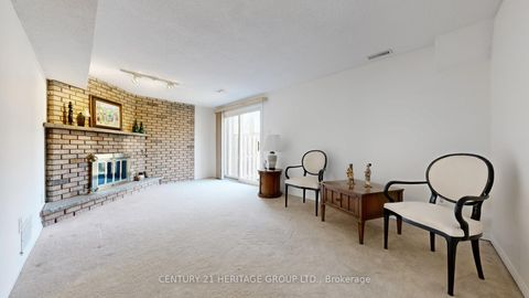 Photo 27 at 14 Dunkeld Way, Royal Orchard, Markham