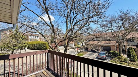 Photo 31 at 14 Dunkeld Way, Royal Orchard, Markham