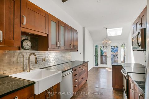 Photo 14 at 25 Salisbury Avenue, South St. James Town, Toronto