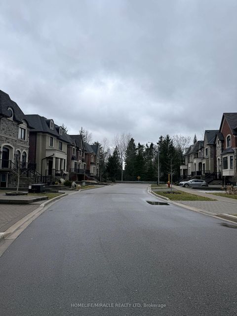 Photo 1 at 69 Headwater Crescent, Oak Ridges Lake Wilcox, Richmond Hill