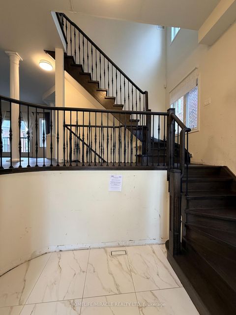 Photo 5 at 69 Headwater Crescent, Oak Ridges Lake Wilcox, Richmond Hill