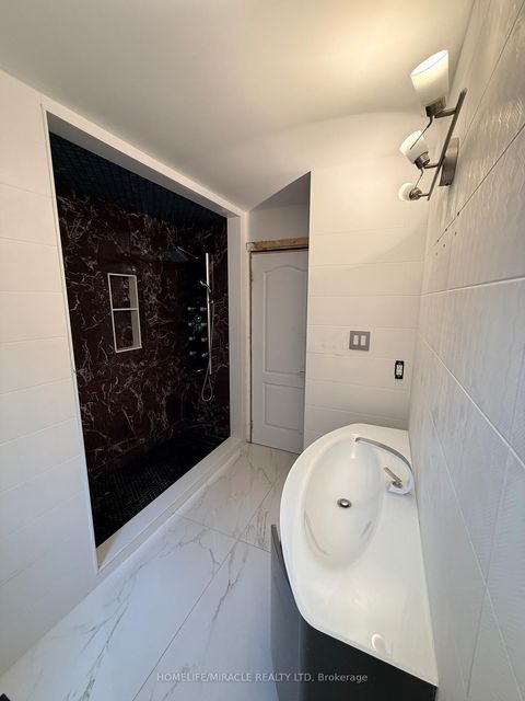 Photo 18 at 69 Headwater Crescent, Oak Ridges Lake Wilcox, Richmond Hill