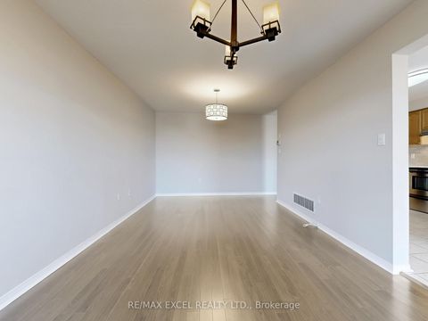 Photo 5 at 93 Clearmeadow Boulevard, Summerhill Estates, Newmarket