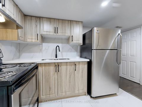 Photo 33 at 93 Clearmeadow Boulevard, Summerhill Estates, Newmarket