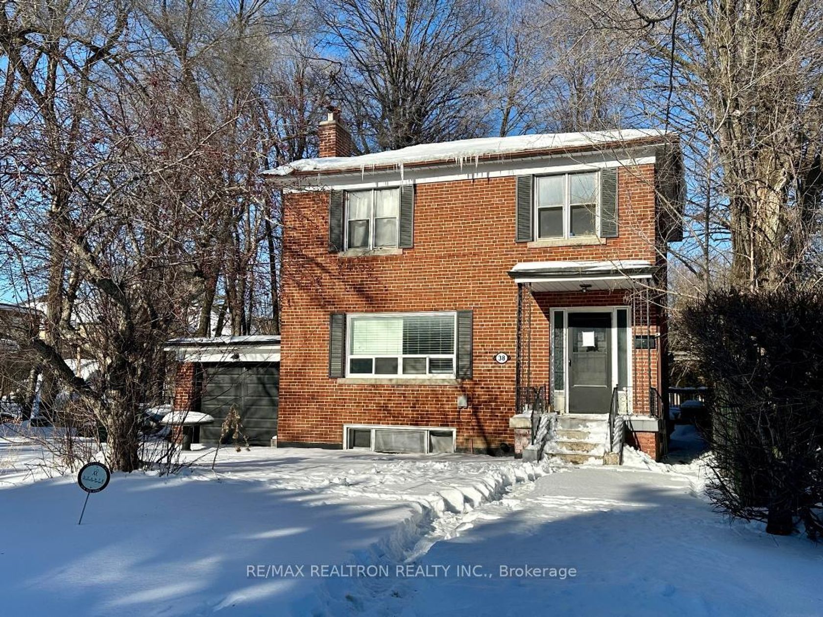 38 Southbourne Avenue, Westgate, Toronto photo number 2