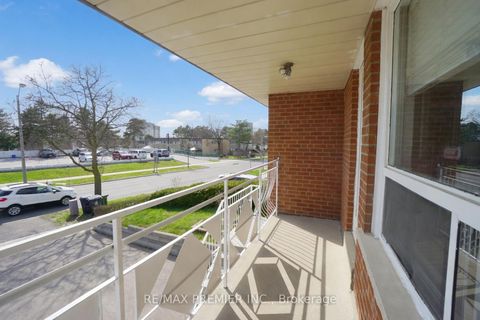 Photo 2 at 258 Grandravine Drive, Jane Heights, Toronto