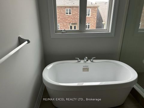 Photo 8 at 1454 Stovell Crescent, Lefroy, Innisfil