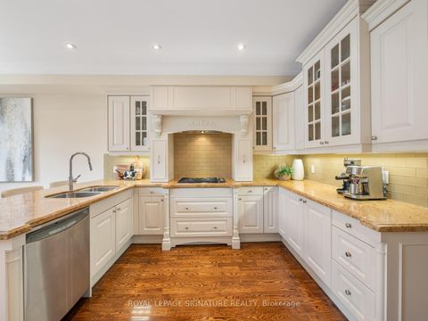 Photo 12 at 3002 Bayview Avenue, Willowdale East, Toronto