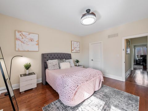 Photo 34 at 3002 Bayview Avenue, Willowdale East, Toronto