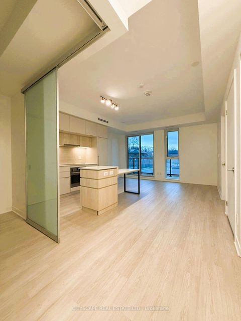 Photo 2 at 306 - 185 Alberta Avenue, Oakwood Village, Toronto