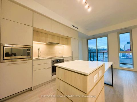 Photo 13 at 306 - 185 Alberta Avenue, Oakwood Village, Toronto