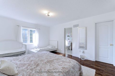 Photo 9 at 88 Banbrooke Crescent, Summerhill Estates, Newmarket