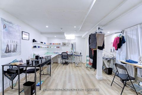 Photo 24 at 88 Banbrooke Crescent, Summerhill Estates, Newmarket