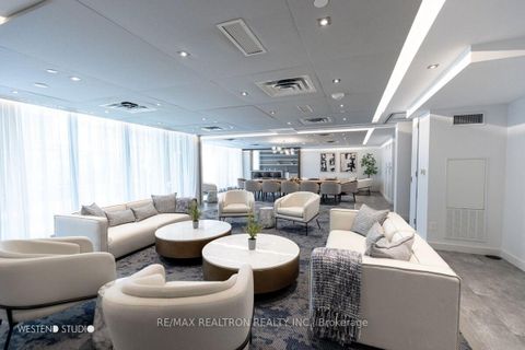 Photo 14 at 1220 - 543 Richmond Street W, Waterfront Communities C1, Toronto