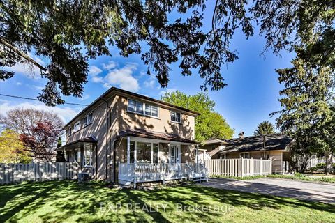 Photo 2 at 38 Logandale Road, Willowdale East, Toronto