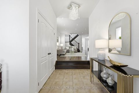 Photo 2 at 18 Kerr Lane, Bayview Northeast, Aurora