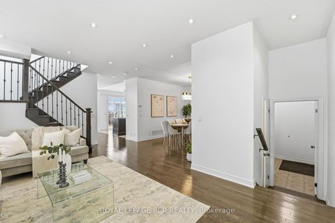 Photo 4 at 18 Kerr Lane, Bayview Northeast, Aurora