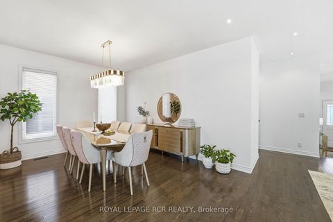 Photo 15 at 18 Kerr Lane, Bayview Northeast, Aurora