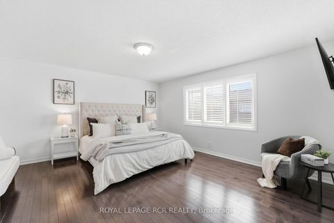 Photo 18 at 18 Kerr Lane, Bayview Northeast, Aurora