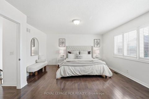 Photo 19 at 18 Kerr Lane, Bayview Northeast, Aurora